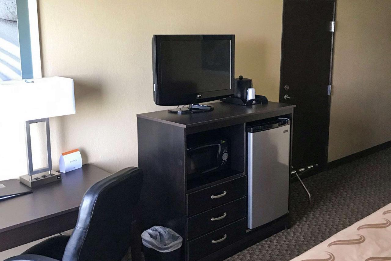 Quality Inn&Suites Mendota near I-39 Esterno foto