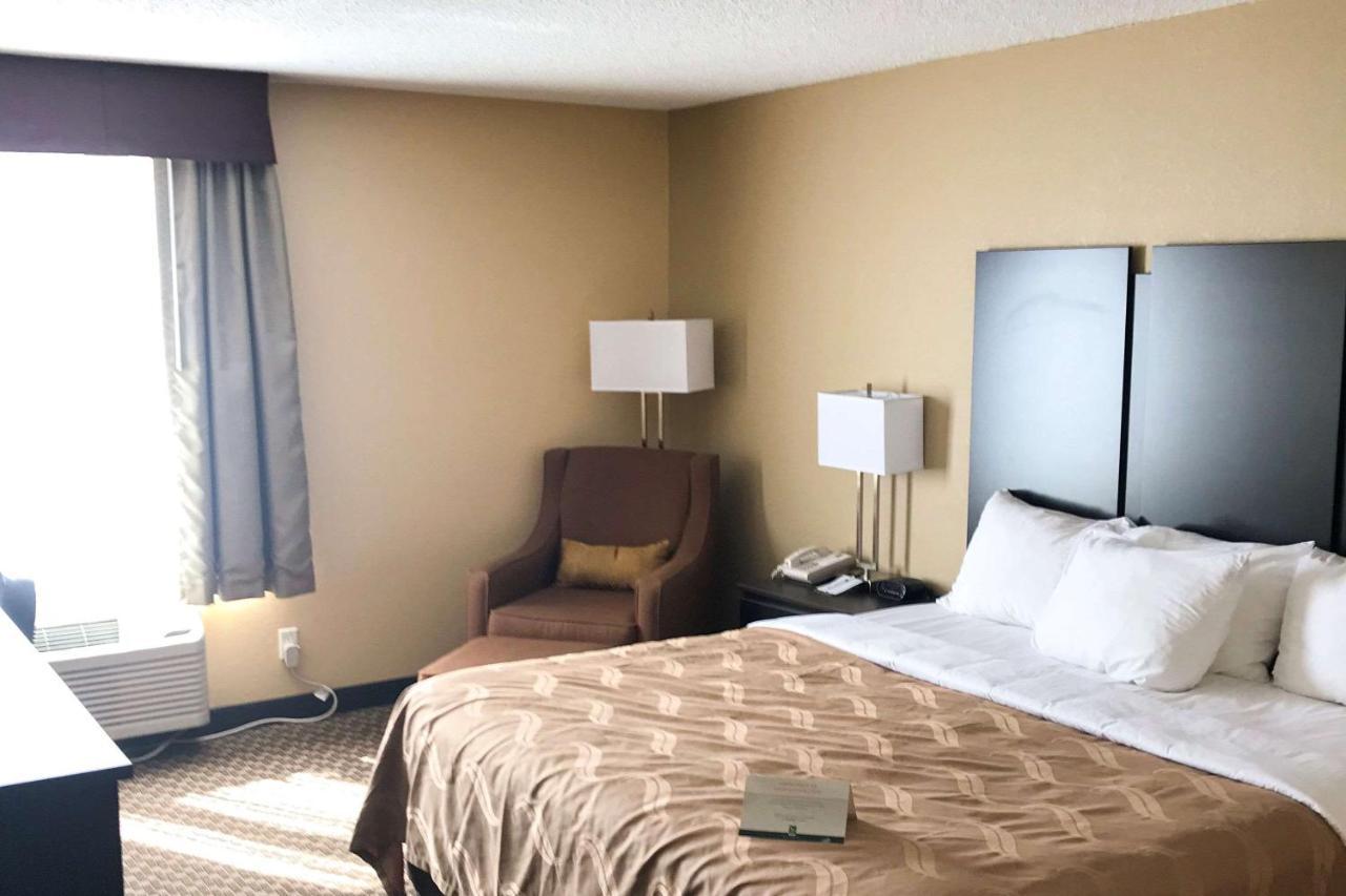 Quality Inn&Suites Mendota near I-39 Esterno foto