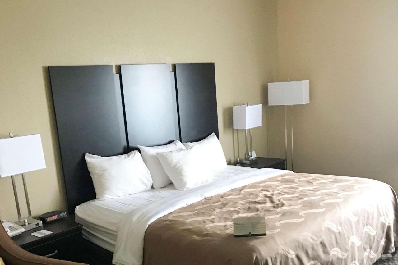 Quality Inn&Suites Mendota near I-39 Esterno foto