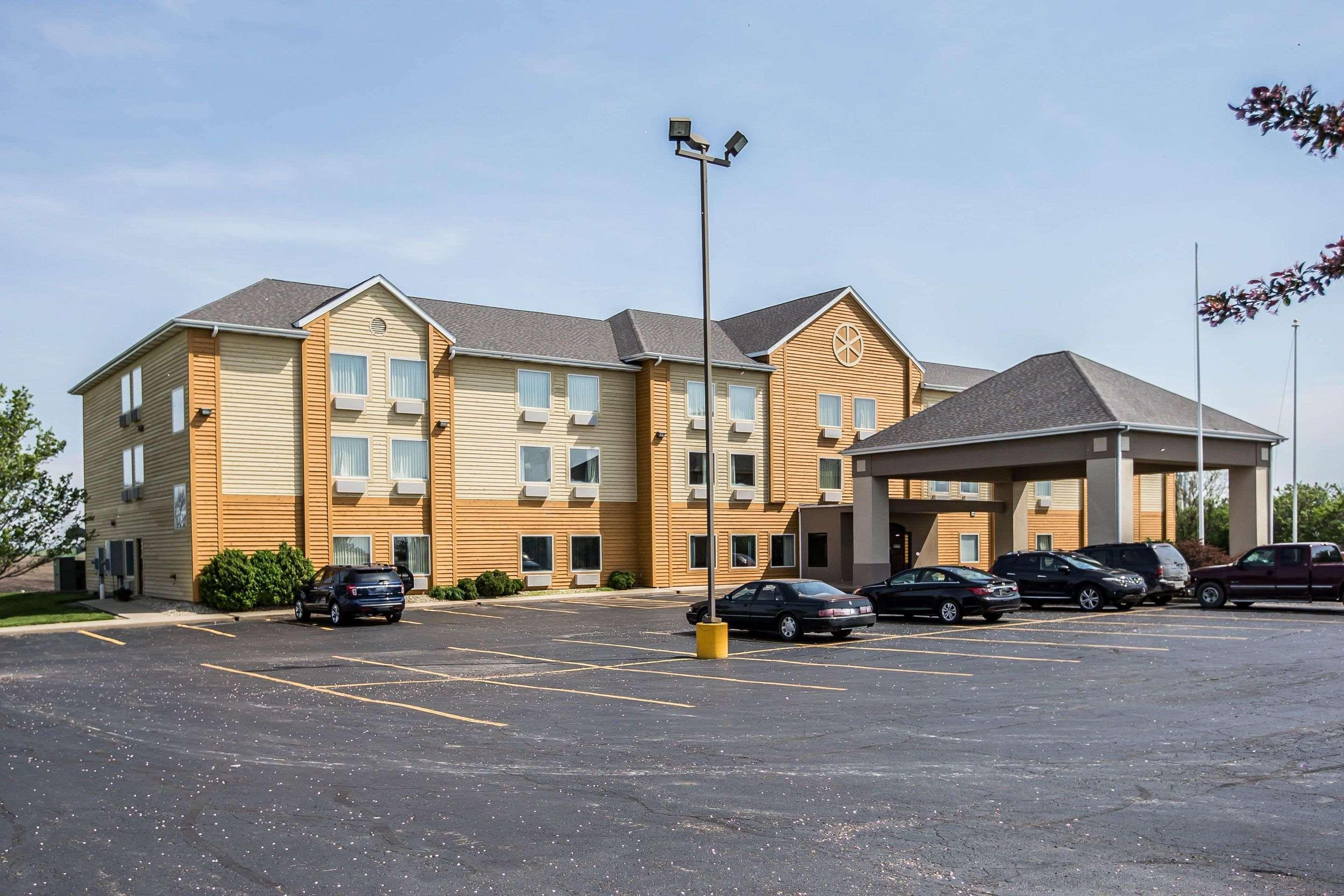 Quality Inn&Suites Mendota near I-39 Esterno foto