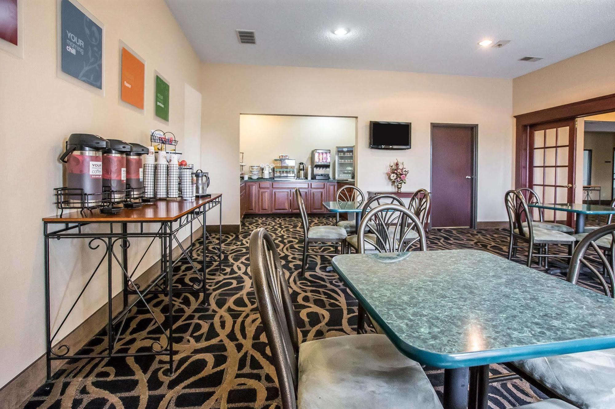 Quality Inn&Suites Mendota near I-39 Esterno foto